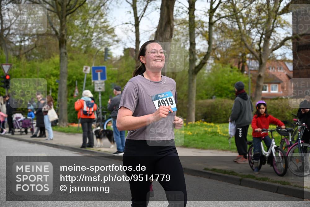 12.04.2026 - 45. Internationalen Wilhelmsburger Insellauf J. Mangold http://msf.ph/oto/9514779 12.04.2026 13:12:42 Ziel 5750, 5855, 2280, 3441, 5674, 4841, 2275, 4671, 4627, 4628, 3638, 4385, 2274, 4919, 4720, 4721, 2998, 4693, 3519, 4970, 3686, 4643, 2877, 5265, 5266, 4648, 2026, 5457, 2026, 5457, 4320, 4249, 3033, 2470, 4364, 3942, 5221, 3540, 3933, 3935, 3805, 5158, 5157, 2462, 4533, 5693 meine-sportfotos.de