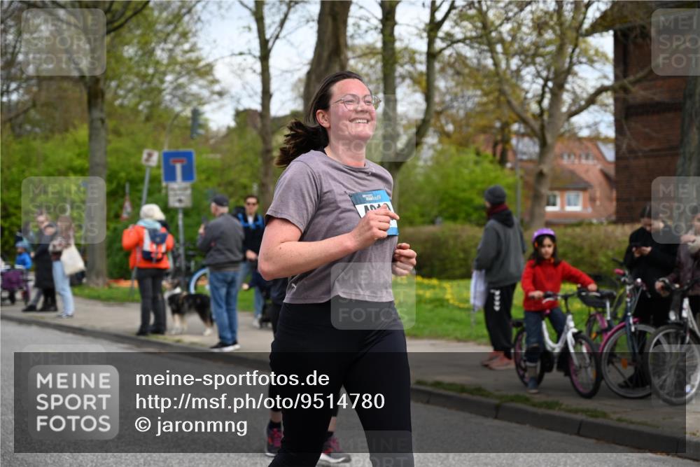 12.04.2026 - 45. Internationalen Wilhelmsburger Insellauf J. Mangold http://msf.ph/oto/9514780 12.04.2026 13:12:42 Ziel 5750, 5855, 2280, 3441, 5674, 4841, 2275, 4671, 4627, 4628, 3638, 4385, 2274, 4919, 4720, 4721, 2998, 4693, 3519, 4970, 3686, 4643, 2877, 5265, 5266, 4648, 2026, 5457, 2026, 5457, 4320, 4249, 3033, 2470, 4364, 3942, 5221, 3540, 3933, 3935, 3805, 5158, 5157, 2462, 4533, 5693 meine-sportfotos.de