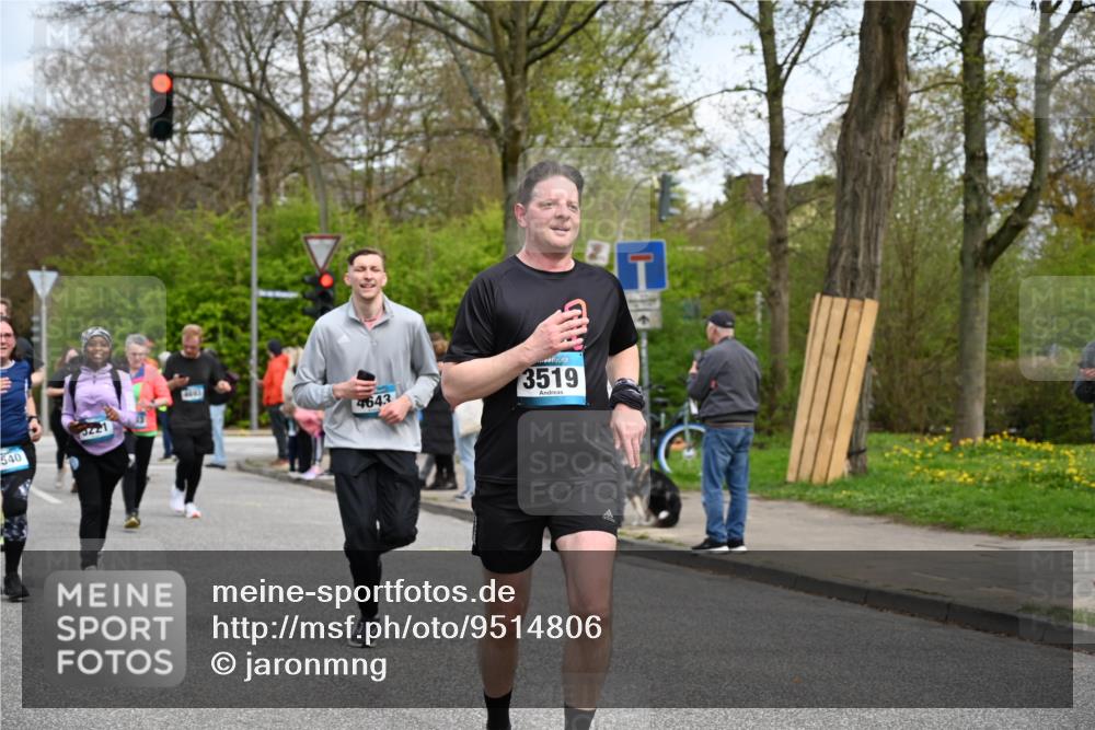 12.04.2026 - 45. Internationalen Wilhelmsburger Insellauf J. Mangold http://msf.ph/oto/9514806 12.04.2026 13:12:47 Ziel 3441, 5674, 4841, 2275, 4671, 4627, 4628, 3638, 4385, 2274, 4919, 4720, 4721, 2998, 4693, 3519, 4970, 3686, 4643, 2877, 5265, 5266, 4648, 2026, 5457, 4320, 4249, 3033, 2470, 4364, 3942, 5221, 3540, 3933, 3933, 3935, 3805, 5158, 5157, 2462, 4533, 5693, 5637 meine-sportfotos.de