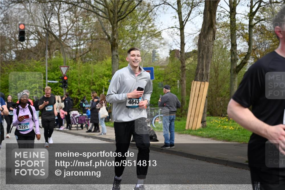 12.04.2026 - 45. Internationalen Wilhelmsburger Insellauf J. Mangold http://msf.ph/oto/9514813 12.04.2026 13:12:48 Ziel 3441, 5674, 4841, 2275, 4671, 4627, 4628, 3638, 4385, 2274, 4919, 4720, 4721, 2998, 4693, 3519, 4970, 3686, 4643, 2877, 5265, 5266, 4648, 2026, 5457, 4320, 4249, 3033, 2470, 4364, 3942, 5221, 3540, 3933, 3935, 3935, 3805, 5158, 5157, 2462, 4533, 5693, 5637 meine-sportfotos.de