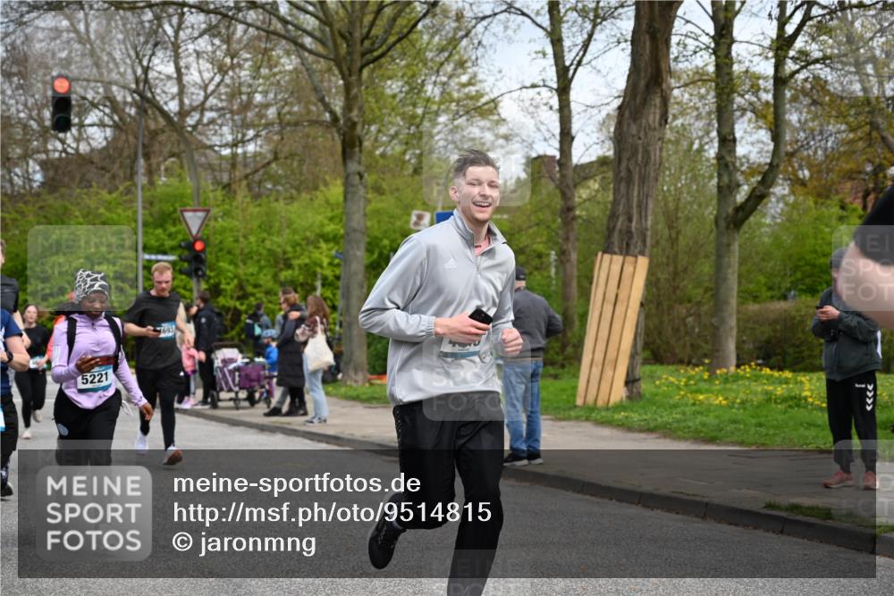 12.04.2026 - 45. Internationalen Wilhelmsburger Insellauf J. Mangold http://msf.ph/oto/9514815 12.04.2026 13:12:48 Ziel 3441, 5674, 4841, 2275, 4671, 4627, 4628, 3638, 4385, 2274, 4919, 4720, 4721, 2998, 4693, 3519, 4970, 3686, 4643, 2877, 5265, 5266, 4648, 2026, 5457, 4320, 4249, 3033, 2470, 4364, 3942, 5221, 3540, 3933, 3935, 3935, 3805, 5158, 5157, 2462, 4533, 5693, 5637 meine-sportfotos.de