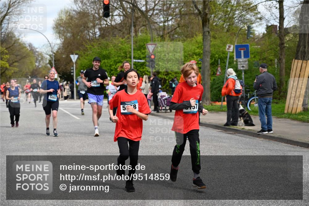 12.04.2026 - 45. Internationalen Wilhelmsburger Insellauf J. Mangold http://msf.ph/oto/9514859 12.04.2026 13:12:54 Ziel 2275, 4671, 4627, 4628, 3638, 4385, 2274, 4919, 4720, 4721, 2998, 4693, 3519, 4970, 3686, 4643, 2877, 5265, 5266, 4648, 2026, 5457, 2026, 5457, 4320, 4249, 3033, 2470, 4364, 3942, 5221, 3540, 3933, 3935, 3805, 5158, 5157, 2462, 4533, 5693, 5637, 2080, 5819, 2064, 4923, 4281, 3984 meine-sportfotos.de