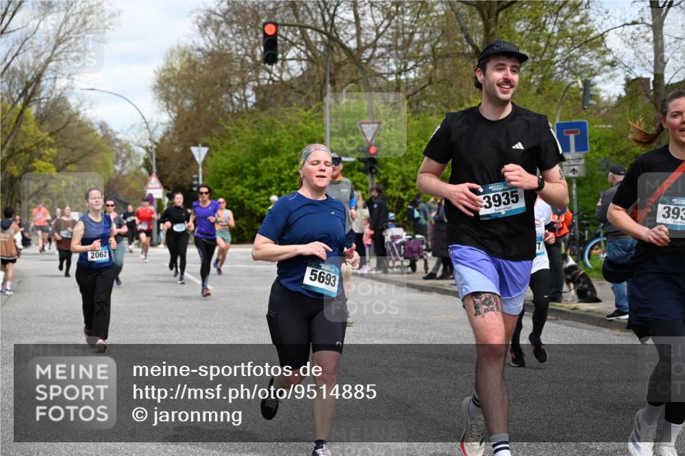 12.04.2026 - 45. Internationalen Wilhelmsburger Insellauf J. Mangold http://msf.ph/oto/9514885 12.04.2026 13:12:57 Ziel 3638, 4385, 2274, 4919, 4720, 4721, 2998, 4693, 3519, 4970, 3686, 4643, 2877, 5265, 5266, 4648, 2026, 5457, 4320, 4249, 3033, 2470, 4364, 3942, 5221, 3942, 5221, 3540, 3933, 3935, 3805, 5158, 5157, 2462, 4533, 5693, 5637, 2080, 5819, 2064, 4923, 4281, 3984, 3810 meine-sportfotos.de