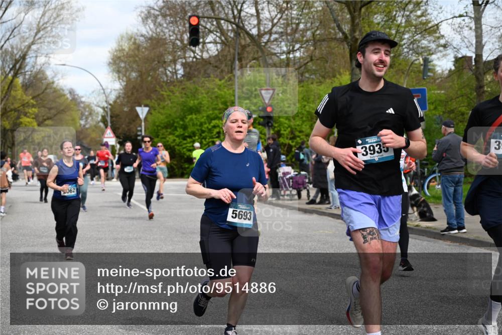 12.04.2026 - 45. Internationalen Wilhelmsburger Insellauf J. Mangold http://msf.ph/oto/9514886 12.04.2026 13:12:57 Ziel 3638, 4385, 2274, 4919, 4720, 4721, 2998, 4693, 3519, 4970, 3686, 4643, 2877, 5265, 5266, 4648, 2026, 5457, 4320, 4249, 3033, 2470, 4364, 3942, 5221, 3942, 5221, 3540, 3933, 3935, 3805, 5158, 5157, 2462, 4533, 5693, 5637, 2080, 5819, 2064, 4923, 4281, 3984, 3810 meine-sportfotos.de