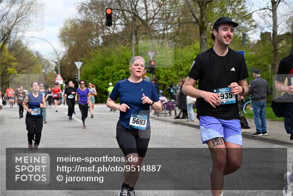 12.04.2026 - 45. Internationalen Wilhelmsburger Insellauf J. Mangold http://msf.ph/oto/9514887 12.04.2026 13:12:57 Ziel 3638, 4385, 2274, 4919, 4720, 4721, 2998, 4693, 3519, 4970, 3686, 4643, 2877, 5265, 5266, 4648, 2026, 5457, 4320, 4249, 3033, 2470, 4364, 3942, 5221, 3942, 5221, 3540, 3933, 3935, 3805, 5158, 5157, 2462, 4533, 5693, 5637, 2080, 5819, 2064, 4923, 4281, 3984, 3810 meine-sportfotos.de