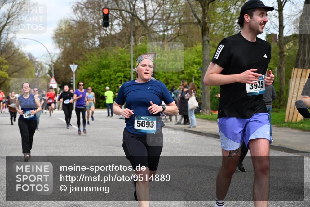 12.04.2026 - 45. Internationalen Wilhelmsburger Insellauf J. Mangold http://msf.ph/oto/9514889 12.04.2026 13:12:57 Ziel 3638, 4385, 2274, 4919, 4720, 4721, 2998, 4693, 3519, 4970, 3686, 4643, 2877, 5265, 5266, 4648, 2026, 5457, 4320, 4249, 3033, 2470, 4364, 3942, 5221, 3942, 5221, 3540, 3933, 3935, 3805, 5158, 5157, 2462, 4533, 5693, 5637, 2080, 5819, 2064, 4923, 4281, 3984, 3810 meine-sportfotos.de