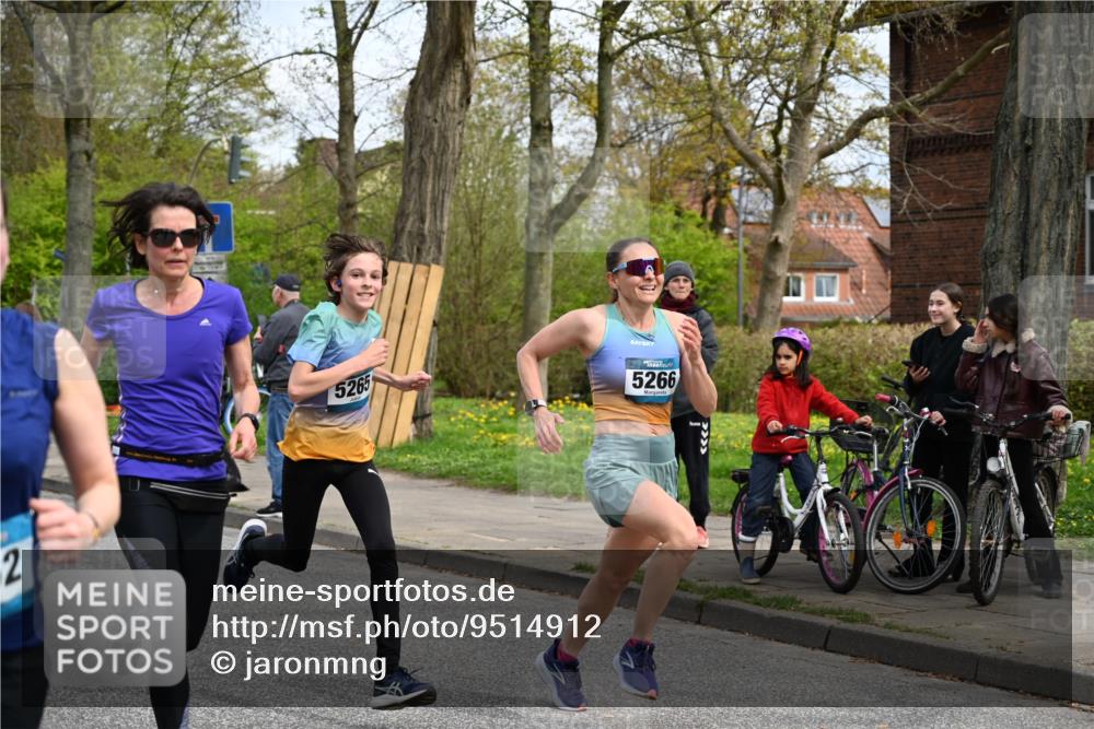 12.04.2026 - 45. Internationalen Wilhelmsburger Insellauf J. Mangold http://msf.ph/oto/9514912 12.04.2026 13:13:02 Ziel 2274, 4919, 4720, 4721, 2998, 4693, 3519, 4970, 3686, 4643, 2877, 5265, 5266, 4648, 2026, 5457, 4320, 4249, 3033, 2470, 4364, 3942, 5221, 3540, 3933, 3935, 3805, 5158, 5157, 5158, 5157, 2462, 4533, 5693, 5637, 2080, 5819, 2064, 4923, 4281, 3984, 3810, 3268, 2062, 4783 meine-sportfotos.de