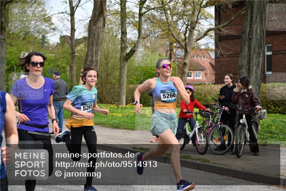 12.04.2026 - 45. Internationalen Wilhelmsburger Insellauf J. Mangold http://msf.ph/oto/9514913 12.04.2026 13:13:02 Ziel 2274, 4919, 4720, 4721, 2998, 4693, 3519, 4970, 3686, 4643, 2877, 5265, 5266, 4648, 2026, 5457, 4320, 4249, 3033, 2470, 4364, 3942, 5221, 3540, 3933, 3935, 3805, 5158, 5157, 5158, 5157, 2462, 4533, 5693, 5637, 2080, 5819, 2064, 4923, 4281, 3984, 3810, 3268, 2062, 4783 meine-sportfotos.de