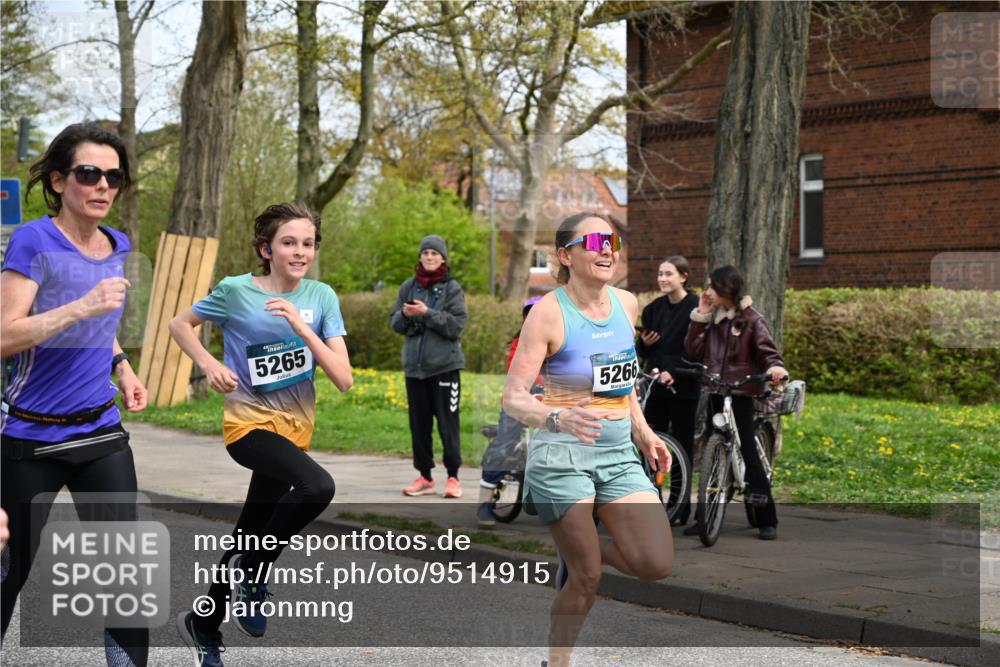 12.04.2026 - 45. Internationalen Wilhelmsburger Insellauf J. Mangold http://msf.ph/oto/9514915 12.04.2026 13:13:02 Ziel 2274, 4919, 4720, 4721, 2998, 4693, 3519, 4970, 3686, 4643, 2877, 5265, 5266, 4648, 2026, 5457, 4320, 4249, 3033, 2470, 4364, 3942, 5221, 3540, 3933, 3935, 3805, 5158, 5157, 5158, 5157, 2462, 4533, 5693, 5637, 2080, 5819, 2064, 4923, 4281, 3984, 3810, 3268, 2062, 4783 meine-sportfotos.de