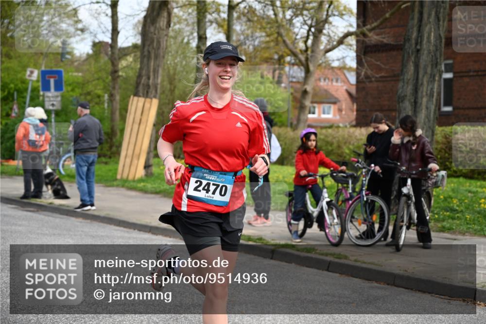 12.04.2026 - 45. Internationalen Wilhelmsburger Insellauf J. Mangold http://msf.ph/oto/9514936 12.04.2026 13:13:05 Ziel 4721, 2998, 4693, 3519, 4970, 3686, 4643, 2877, 5265, 5266, 4648, 2026, 5457, 4320, 4249, 3033, 2470, 4364, 3942, 5221, 3540, 3933, 3935, 3805, 5158, 5157, 2462, 4533, 5693, 5637, 2080, 5819, 2064, 4923, 4281, 4923, 4281, 3984, 3810, 3268, 2062, 4783, 4178 meine-sportfotos.de