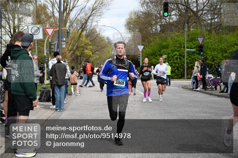 12.04.2026 - 45. Internationalen Wilhelmsburger Insellauf J. Mangold http://msf.ph/oto/9514978 12.04.2026 13:13:12 Ziel 4643, 2877, 5265, 5266, 4648, 2026, 5457, 4320, 4249, 3033, 2470, 4364, 3942, 5221, 3540, 3933, 3935, 3805, 5158, 5157, 2462, 4533, 5693, 5637, 2080, 5819, 2064, 4923, 4281, 3984, 3810, 3268, 2062, 4783, 4178, 5340 meine-sportfotos.de