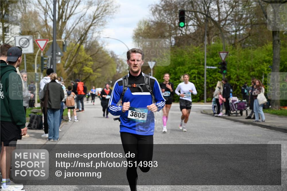 12.04.2026 - 45. Internationalen Wilhelmsburger Insellauf J. Mangold http://msf.ph/oto/9514983 12.04.2026 13:13:13 Ziel 4643, 2877, 5265, 5266, 4648, 2026, 5457, 4320, 4249, 3033, 2470, 4364, 3942, 5221, 3540, 3933, 3935, 3805, 5158, 5157, 2462, 4533, 5693, 5637, 2080, 5819, 2064, 4923, 4281, 3984, 3810, 3268, 2062, 4783, 4783, 4178, 5340 meine-sportfotos.de