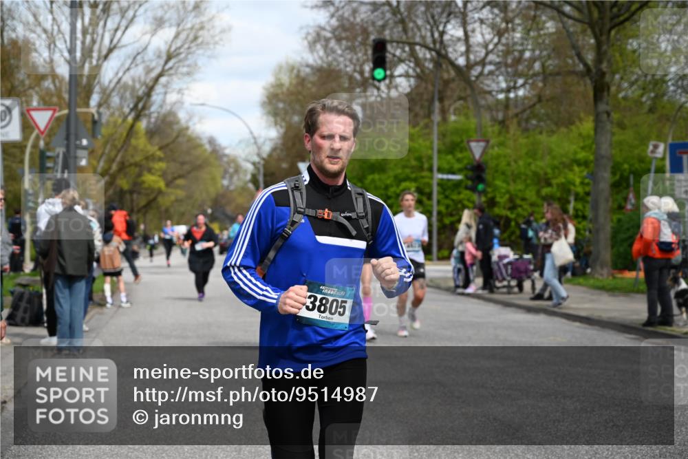 12.04.2026 - 45. Internationalen Wilhelmsburger Insellauf J. Mangold http://msf.ph/oto/9514987 12.04.2026 13:13:13 Ziel 4643, 2877, 5265, 5266, 4648, 2026, 5457, 4320, 4249, 3033, 2470, 4364, 3942, 5221, 3540, 3933, 3935, 3805, 5158, 5157, 2462, 4533, 5693, 5637, 2080, 5819, 2064, 4923, 4281, 3984, 3810, 3268, 2062, 4783, 4783, 4178, 5340 meine-sportfotos.de