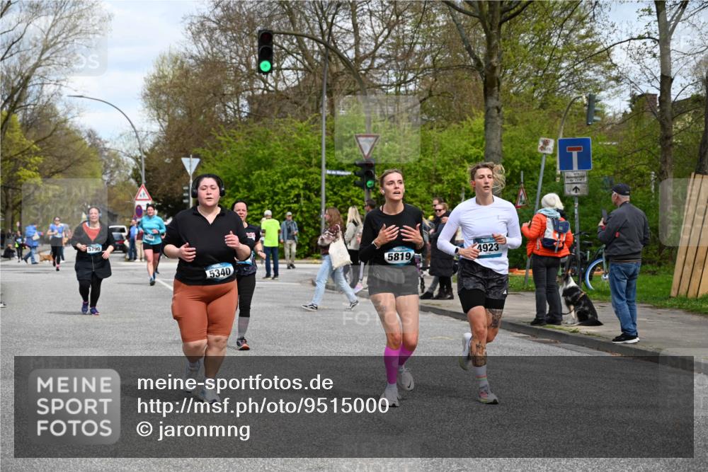 12.04.2026 - 45. Internationalen Wilhelmsburger Insellauf J. Mangold http://msf.ph/oto/9515000 12.04.2026 13:13:15 Ziel 2877, 5265, 5266, 4648, 2026, 5457, 4320, 4249, 3033, 2470, 4364, 3942, 5221, 3540, 3933, 3935, 3805, 5158, 5157, 2462, 4533, 5693, 5637, 2080, 5819, 2080, 5819, 2064, 4923, 4281, 3984, 3810, 3268, 2062, 4783, 4178, 5340, 2999 meine-sportfotos.de