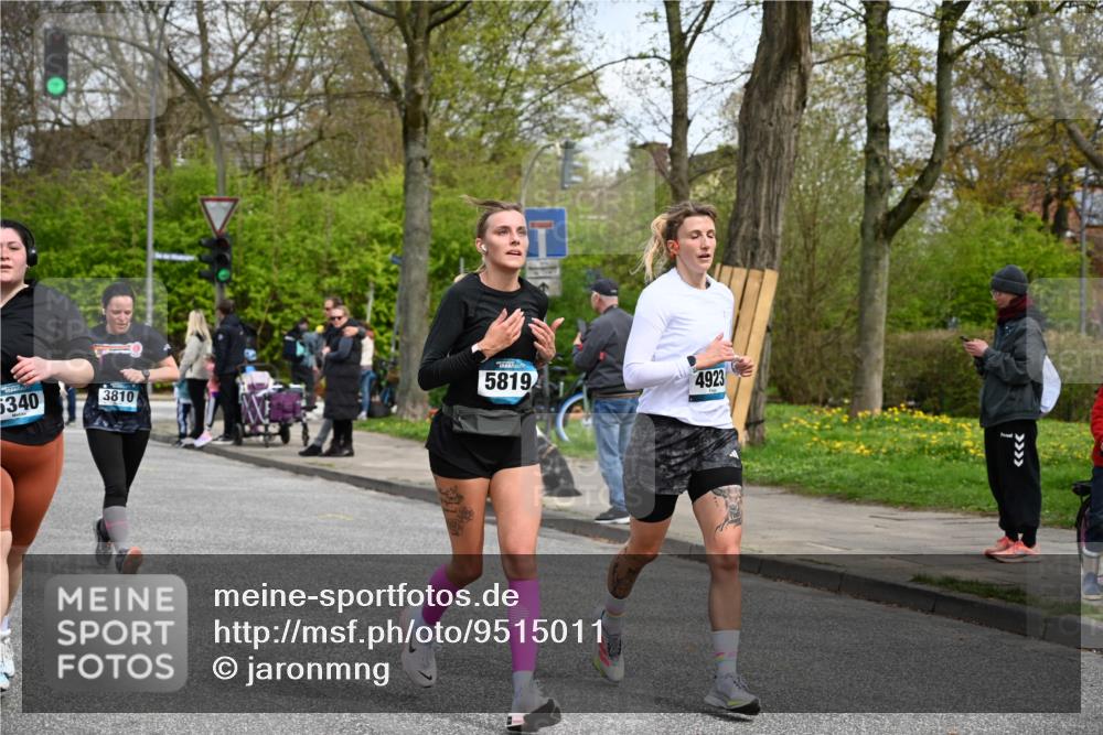 12.04.2026 - 45. Internationalen Wilhelmsburger Insellauf J. Mangold http://msf.ph/oto/9515011 12.04.2026 13:13:16 Ziel 5265, 5266, 4648, 2026, 5457, 4320, 4249, 3033, 2470, 4364, 3942, 5221, 3540, 3933, 3935, 3805, 5158, 5157, 2462, 4533, 5693, 5637, 2080, 5819, 2064, 2064, 4923, 4281, 3984, 3810, 3268, 2062, 4783, 4178, 5340, 2999 meine-sportfotos.de