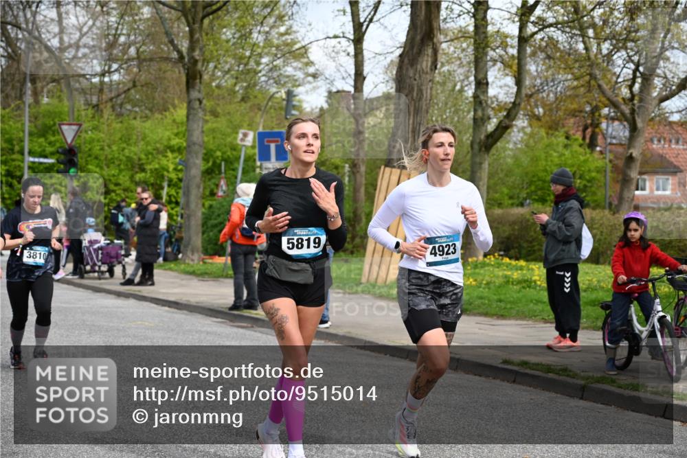 12.04.2026 - 45. Internationalen Wilhelmsburger Insellauf J. Mangold http://msf.ph/oto/9515014 12.04.2026 13:13:16 Ziel 5265, 5266, 4648, 2026, 5457, 4320, 4249, 3033, 2470, 4364, 3942, 5221, 3540, 3933, 3935, 3805, 5158, 5157, 2462, 4533, 5693, 5637, 2080, 5819, 2064, 2064, 4923, 4281, 3984, 3810, 3268, 2062, 4783, 4178, 5340, 2999 meine-sportfotos.de
