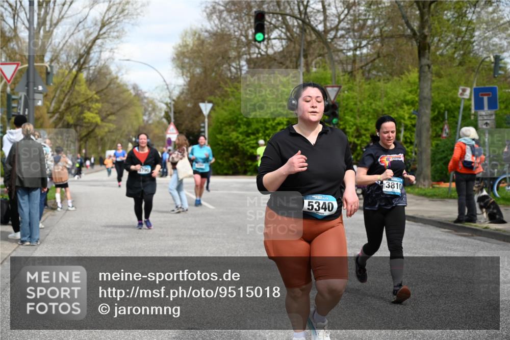 12.04.2026 - 45. Internationalen Wilhelmsburger Insellauf J. Mangold http://msf.ph/oto/9515018 12.04.2026 13:13:17 Ziel 5265, 5266, 4648, 2026, 5457, 4320, 4249, 3033, 2470, 4364, 3942, 5221, 3540, 3933, 3935, 3805, 5158, 5157, 2462, 4533, 5693, 5637, 2080, 5819, 2064, 4923, 4281, 4923, 4281, 3984, 3810, 3268, 2062, 4783, 4178, 4178, 5340, 2999, 5498 meine-sportfotos.de