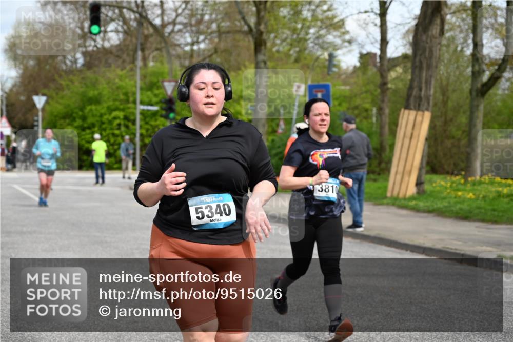 12.04.2026 - 45. Internationalen Wilhelmsburger Insellauf J. Mangold http://msf.ph/oto/9515026 12.04.2026 13:13:18 Ziel 5265, 5266, 4648, 2026, 5457, 4320, 4249, 3033, 2470, 4364, 3942, 5221, 3540, 3933, 3935, 3805, 5158, 5157, 2462, 4533, 5693, 5637, 2080, 5819, 2064, 4923, 4281, 3984, 3984, 3810, 3268, 2062, 4783, 4178, 5340, 2999, 5498, 4465, 5350 meine-sportfotos.de