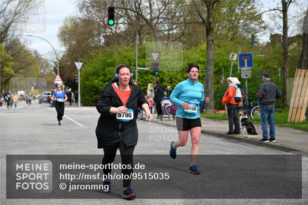 12.04.2026 - 45. Internationalen Wilhelmsburger Insellauf J. Mangold http://msf.ph/oto/9515035 12.04.2026 13:13:22 Ziel 3942, 5221, 3540, 3933, 3935, 3805, 5158, 5157, 2462, 4533, 5693, 5637, 2080, 5819, 2064, 4923, 4281, 3984, 3810, 3268, 3268, 2062, 4783, 4178, 5340, 5340, 2999, 5498, 4465, 5350 meine-sportfotos.de