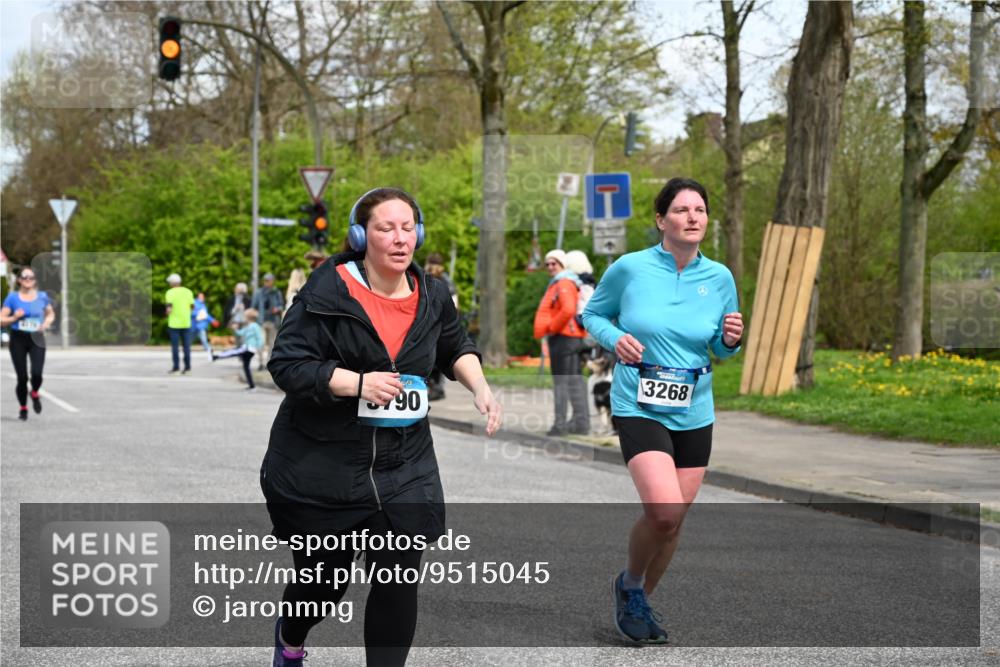 12.04.2026 - 45. Internationalen Wilhelmsburger Insellauf J. Mangold http://msf.ph/oto/9515045 12.04.2026 13:13:22 Ziel 3942, 5221, 3540, 3933, 3935, 3805, 5158, 5157, 2462, 4533, 5693, 5637, 2080, 5819, 2064, 4923, 4281, 3984, 3810, 3268, 3268, 2062, 4783, 4178, 5340, 5340, 2999, 5498, 4465, 5350 meine-sportfotos.de