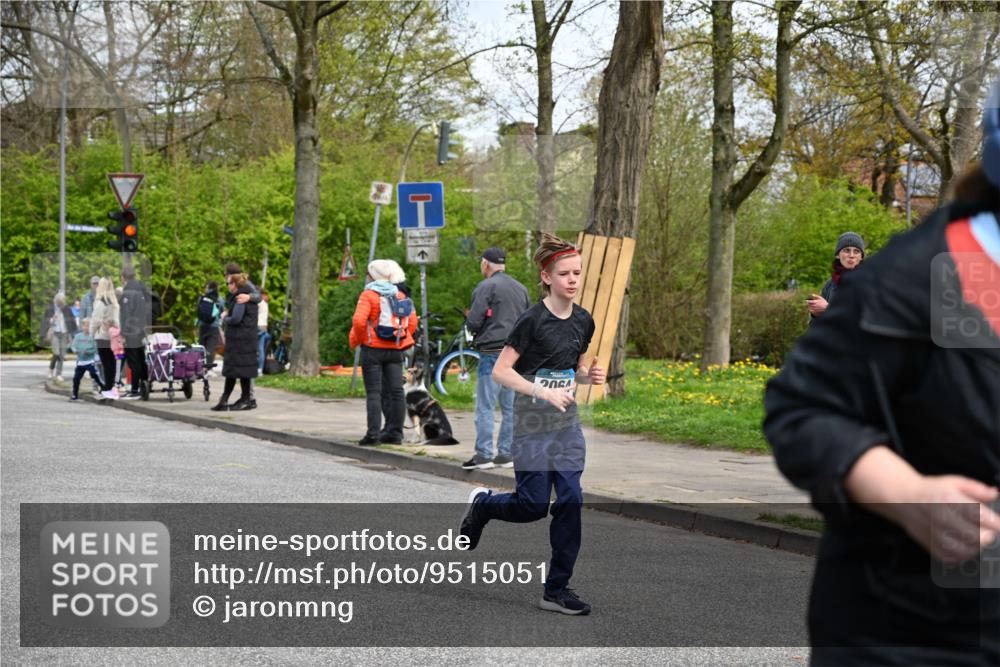 12.04.2026 - 45. Internationalen Wilhelmsburger Insellauf J. Mangold http://msf.ph/oto/9515051 12.04.2026 13:13:24 Ziel 3933, 3935, 3805, 5158, 5157, 2462, 4533, 5693, 5637, 2080, 5819, 2064, 4923, 4281, 3984, 3810, 3268, 2062, 4783, 4178, 5340, 2999, 5498, 4465, 5350, 5790 meine-sportfotos.de