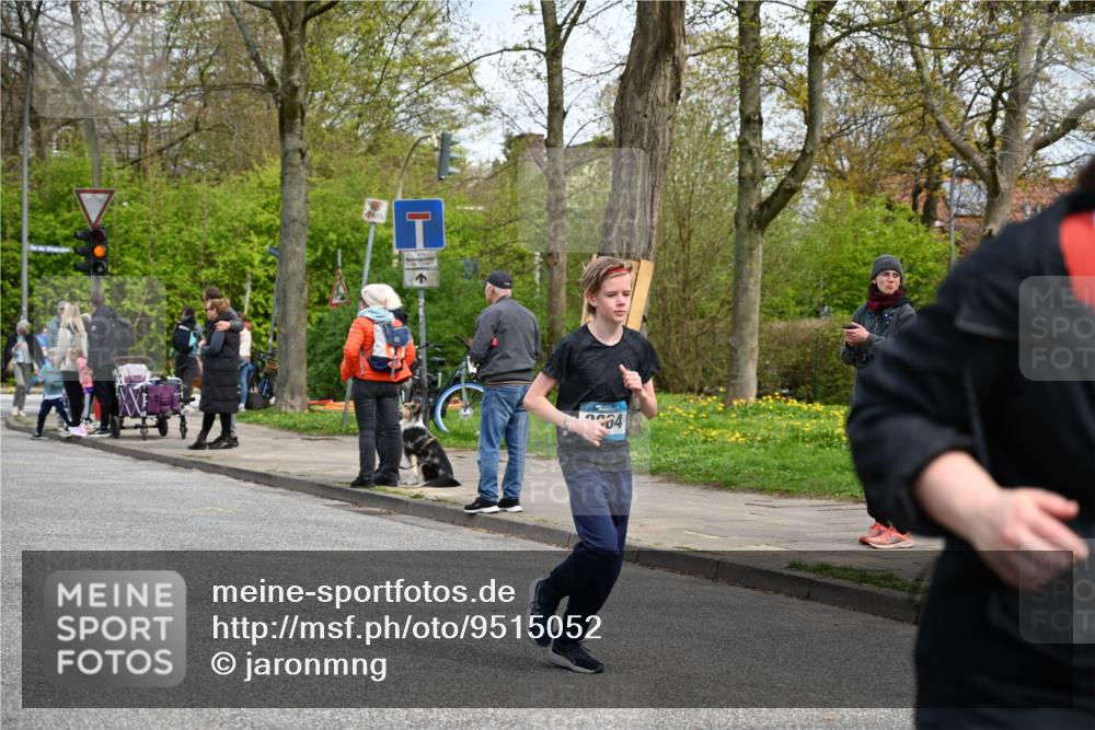 12.04.2026 - 45. Internationalen Wilhelmsburger Insellauf J. Mangold http://msf.ph/oto/9515052 12.04.2026 13:13:24 Ziel 3933, 3935, 3805, 5158, 5157, 2462, 4533, 5693, 5637, 2080, 5819, 2064, 4923, 4281, 3984, 3810, 3268, 2062, 4783, 4178, 5340, 2999, 5498, 4465, 5350, 5790 meine-sportfotos.de
