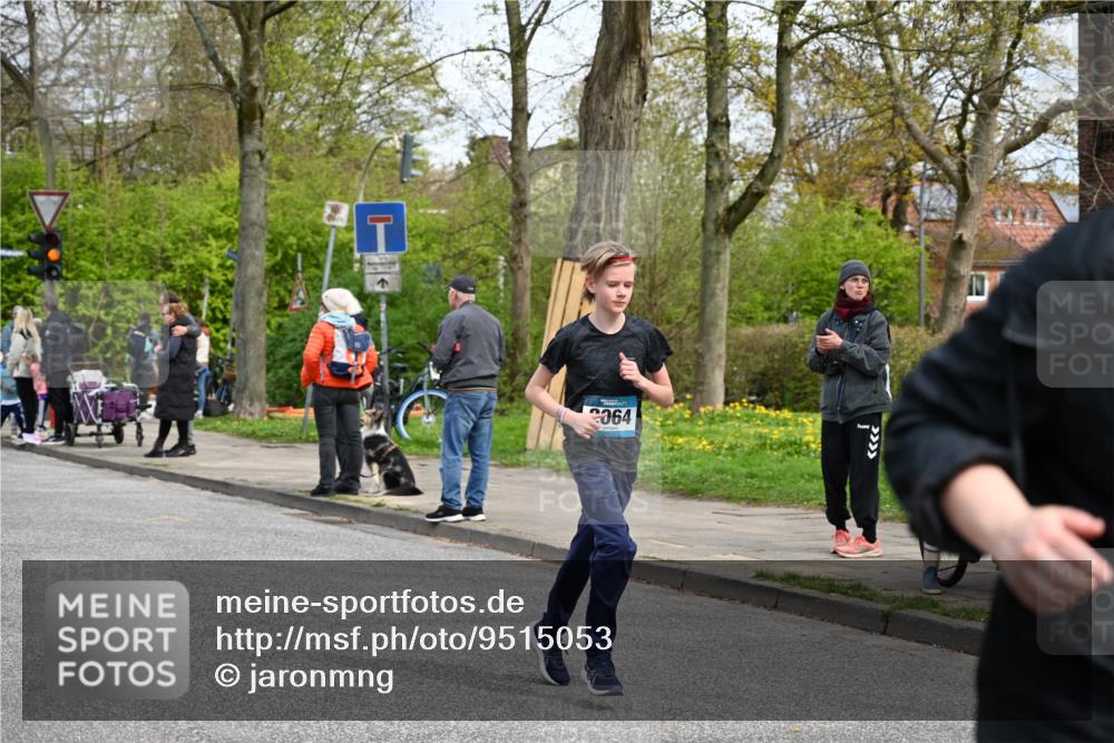 12.04.2026 - 45. Internationalen Wilhelmsburger Insellauf J. Mangold http://msf.ph/oto/9515053 12.04.2026 13:13:24 Ziel 3933, 3935, 3805, 5158, 5157, 2462, 4533, 5693, 5637, 2080, 5819, 2064, 4923, 4281, 3984, 3810, 3268, 2062, 4783, 4178, 5340, 2999, 5498, 4465, 5350, 5790 meine-sportfotos.de