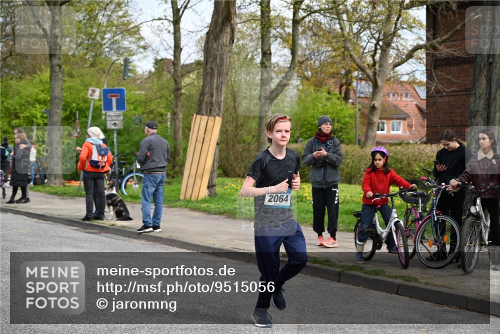 12.04.2026 - 45. Internationalen Wilhelmsburger Insellauf J. Mangold http://msf.ph/oto/9515056 12.04.2026 13:13:24 Ziel 3933, 3935, 3805, 5158, 5157, 2462, 4533, 5693, 5637, 2080, 5819, 2064, 4923, 4281, 3984, 3810, 3268, 2062, 4783, 4178, 5340, 2999, 5498, 4465, 5350, 5790 meine-sportfotos.de