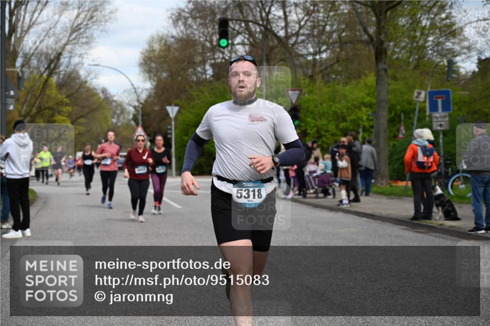 12.04.2026 - 45. Internationalen Wilhelmsburger Insellauf J. Mangold http://msf.ph/oto/9515083 12.04.2026 13:14:03 Ziel 2999, 5498, 4465, 5350, 5790, 4716, 5318, 5418, 5481, 4228, 4573, 3360, 3443, 3443, 3469, 2107, 4421, 5242, 3425, 5142, 4852, 2430, 5813, 4747 meine-sportfotos.de