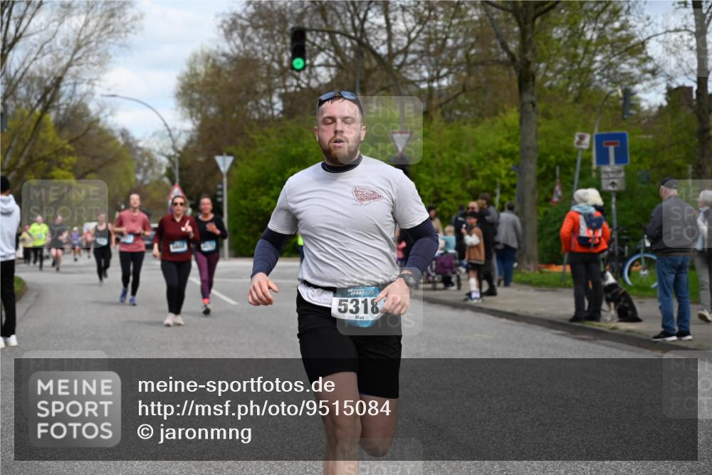 12.04.2026 - 45. Internationalen Wilhelmsburger Insellauf J. Mangold http://msf.ph/oto/9515084 12.04.2026 13:14:03 Ziel 2999, 5498, 4465, 5350, 5790, 4716, 5318, 5418, 5481, 4228, 4573, 3360, 3443, 3443, 3469, 2107, 4421, 5242, 3425, 5142, 4852, 2430, 5813, 4747 meine-sportfotos.de
