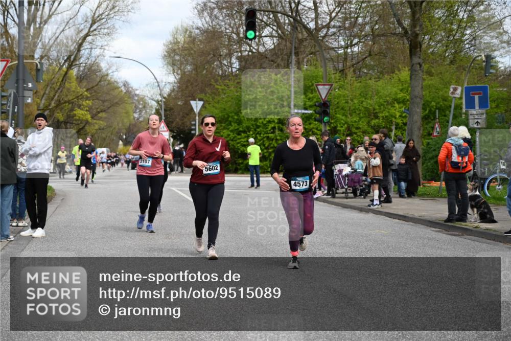 12.04.2026 - 45. Internationalen Wilhelmsburger Insellauf J. Mangold http://msf.ph/oto/9515089 12.04.2026 13:14:06 Ziel 5498, 4465, 5350, 5790, 4716, 5318, 5418, 5481, 4228, 4573, 3360, 3443, 3469, 2107, 4421, 5242, 3425, 5142, 4852, 2430, 5813, 4747, 3773, 5602 meine-sportfotos.de