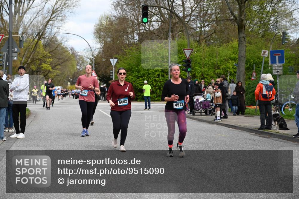 12.04.2026 - 45. Internationalen Wilhelmsburger Insellauf J. Mangold http://msf.ph/oto/9515090 12.04.2026 13:14:06 Ziel 5498, 4465, 5350, 5790, 4716, 5318, 5418, 5481, 4228, 4573, 3360, 3443, 3469, 2107, 4421, 5242, 3425, 5142, 4852, 2430, 5813, 4747, 3773, 5602 meine-sportfotos.de