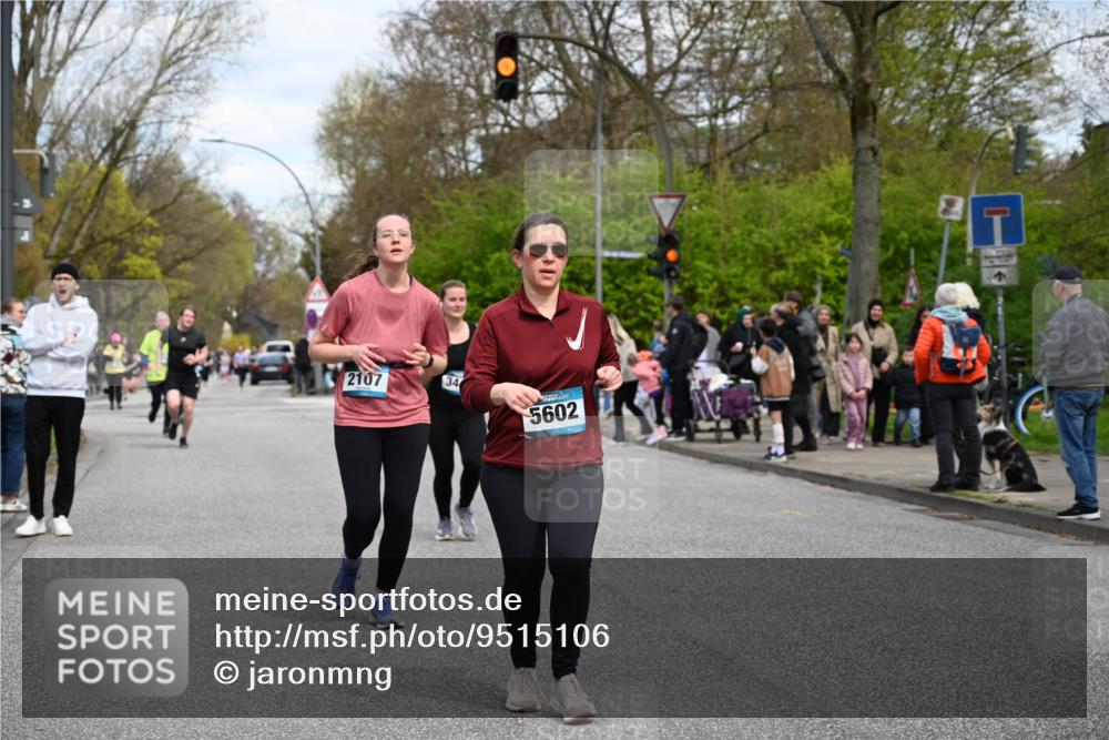 12.04.2026 - 45. Internationalen Wilhelmsburger Insellauf J. Mangold http://msf.ph/oto/9515106 12.04.2026 13:14:09 Ziel 5790, 4716, 5318, 5418, 5481, 4228, 4573, 4573, 3360, 3443, 3469, 2107, 4421, 5242, 3425, 5142, 5142, 4852, 2430, 5813, 4747, 3773, 5602, 4960, 4418 meine-sportfotos.de