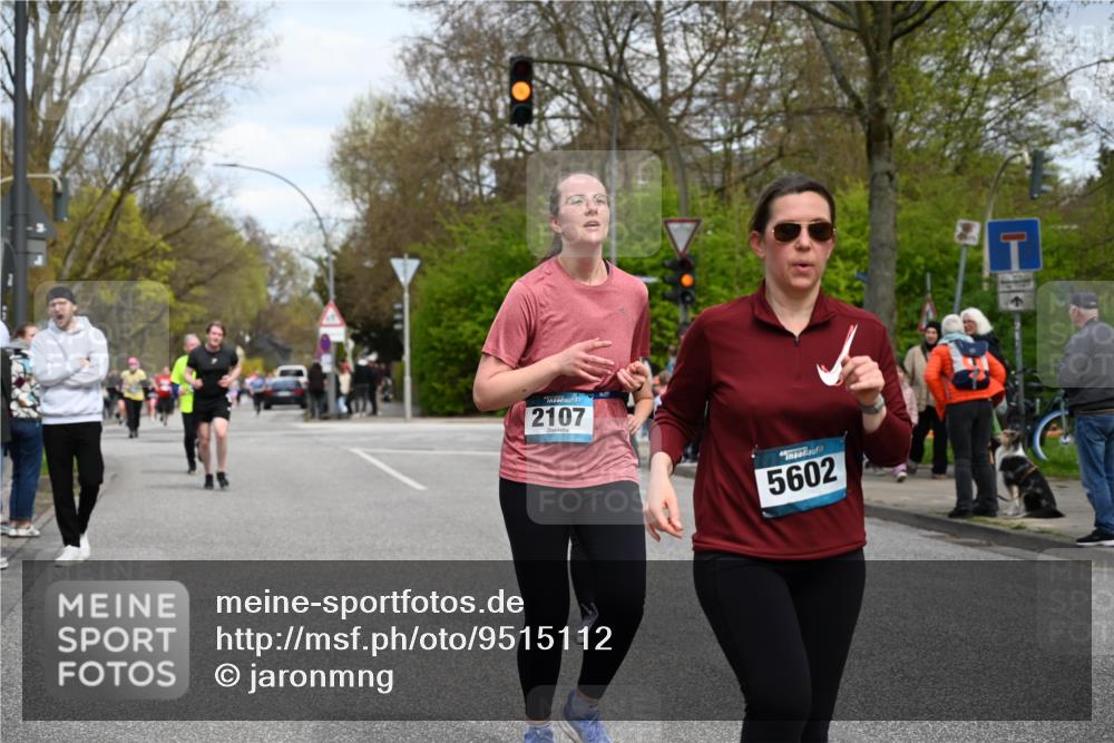 12.04.2026 - 45. Internationalen Wilhelmsburger Insellauf J. Mangold http://msf.ph/oto/9515112 12.04.2026 13:14:10 Ziel 5790, 4716, 5318, 5418, 5481, 4228, 4573, 3360, 3443, 3469, 2107, 4421, 5242, 3425, 5142, 4852, 4852, 2430, 5813, 4747, 3773, 5602, 4960, 4418 meine-sportfotos.de