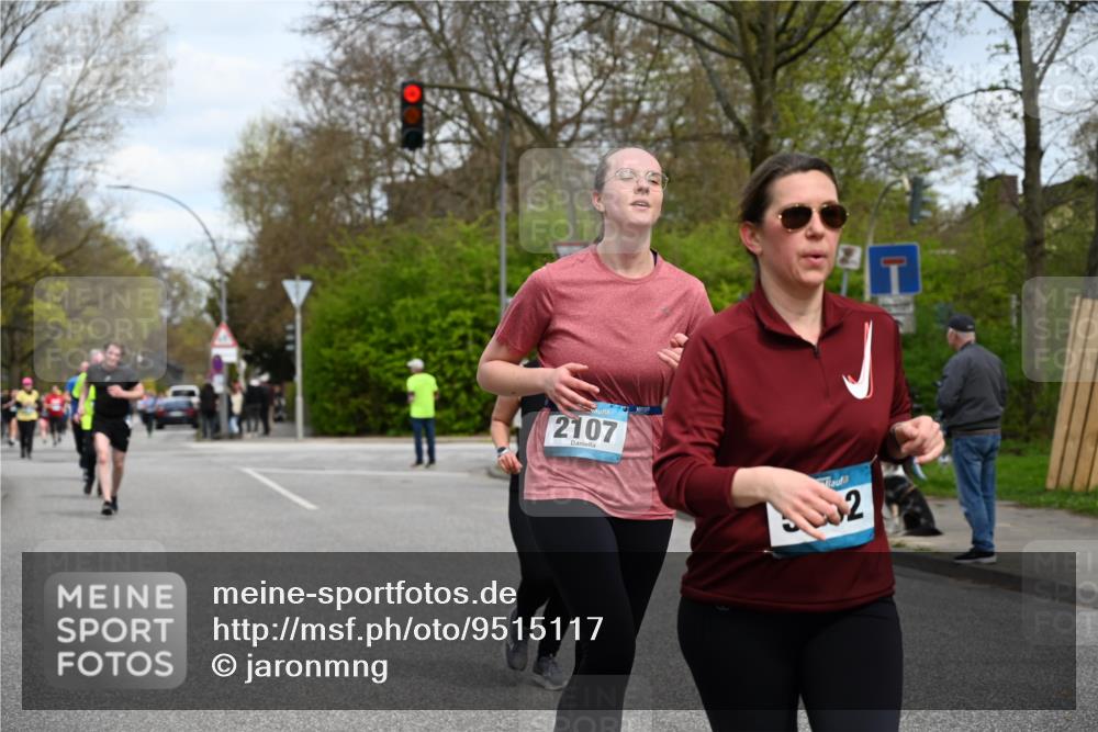 12.04.2026 - 45. Internationalen Wilhelmsburger Insellauf J. Mangold http://msf.ph/oto/9515117 12.04.2026 13:14:10 Ziel 5790, 4716, 5318, 5418, 5481, 4228, 4573, 3360, 3443, 3469, 2107, 4421, 5242, 3425, 5142, 4852, 4852, 2430, 5813, 4747, 3773, 5602, 4960, 4418 meine-sportfotos.de