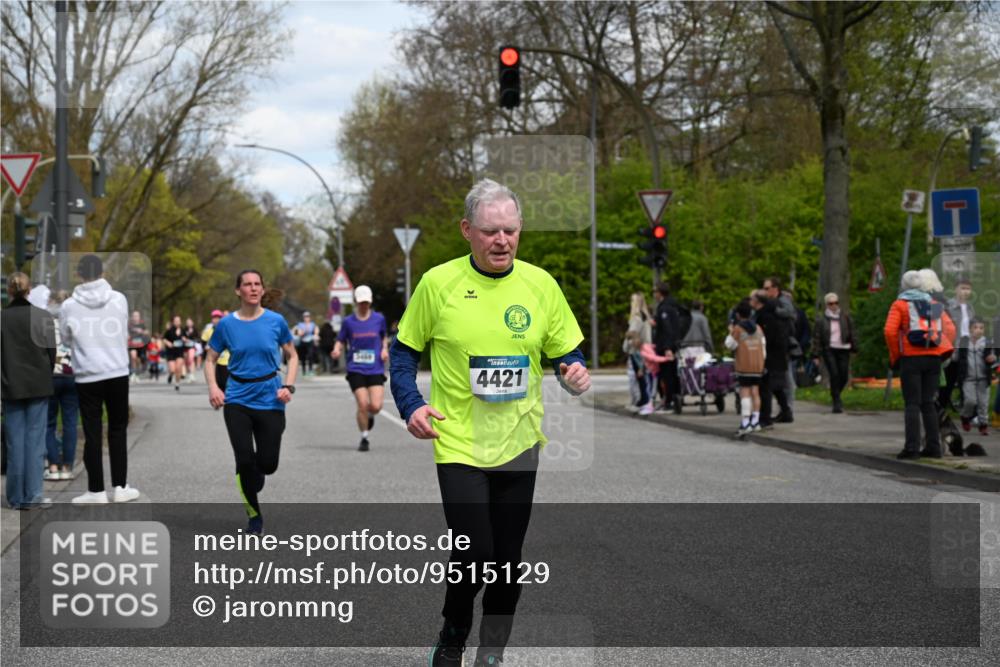 12.04.2026 - 45. Internationalen Wilhelmsburger Insellauf J. Mangold http://msf.ph/oto/9515129 12.04.2026 13:14:17 Ziel 4716, 5318, 5418, 5481, 4228, 4573, 3360, 3443, 3469, 2107, 3469, 2107, 4421, 5242, 3425, 5142, 4852, 2430, 5813, 4747, 3773, 5602, 4960, 4418, 5156, 4111, 3306, 3328, 2772, 5348, 4837, 4838 meine-sportfotos.de