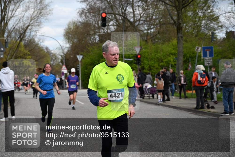 12.04.2026 - 45. Internationalen Wilhelmsburger Insellauf J. Mangold http://msf.ph/oto/9515133 12.04.2026 13:14:17 Ziel 4716, 5318, 5418, 5481, 4228, 4573, 3360, 3443, 3469, 2107, 3469, 2107, 4421, 5242, 3425, 5142, 4852, 2430, 5813, 4747, 3773, 5602, 4960, 4418, 5156, 4111, 3306, 3328, 2772, 5348, 4837, 4838 meine-sportfotos.de