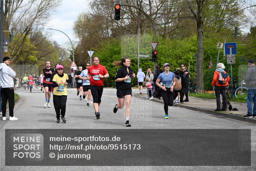 12.04.2026 - 45. Internationalen Wilhelmsburger Insellauf J. Mangold http://msf.ph/oto/9515173 12.04.2026 13:14:26 Ziel 5418, 5481, 4228, 4573, 3360, 3443, 3469, 2107, 4421, 5242, 3425, 5142, 4852, 2430, 5813, 5813, 4747, 3773, 5602, 4960, 4418, 5156, 4111, 3306, 3328, 3306, 3328, 2772, 5348, 4837, 4838, 4669 meine-sportfotos.de