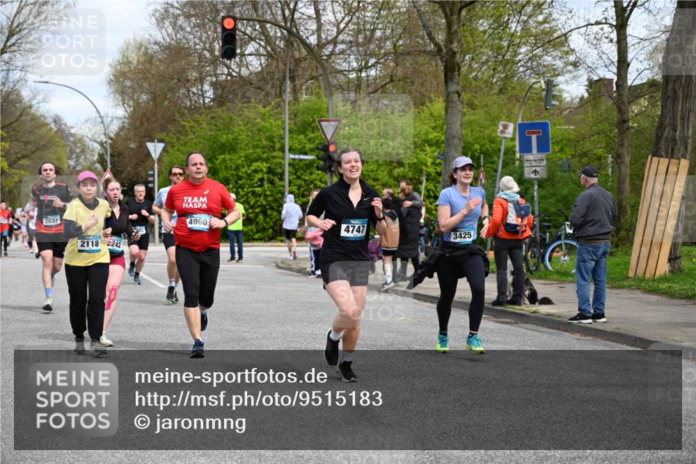 12.04.2026 - 45. Internationalen Wilhelmsburger Insellauf J. Mangold http://msf.ph/oto/9515183 12.04.2026 13:14:27 Ziel 5418, 5481, 4228, 4573, 3360, 3443, 3469, 2107, 4421, 5242, 3425, 5142, 4852, 2430, 5813, 4747, 4747, 3773, 5602, 4960, 4418, 5156, 4111, 3306, 3328, 2772, 5348, 4837, 4838, 4669 meine-sportfotos.de