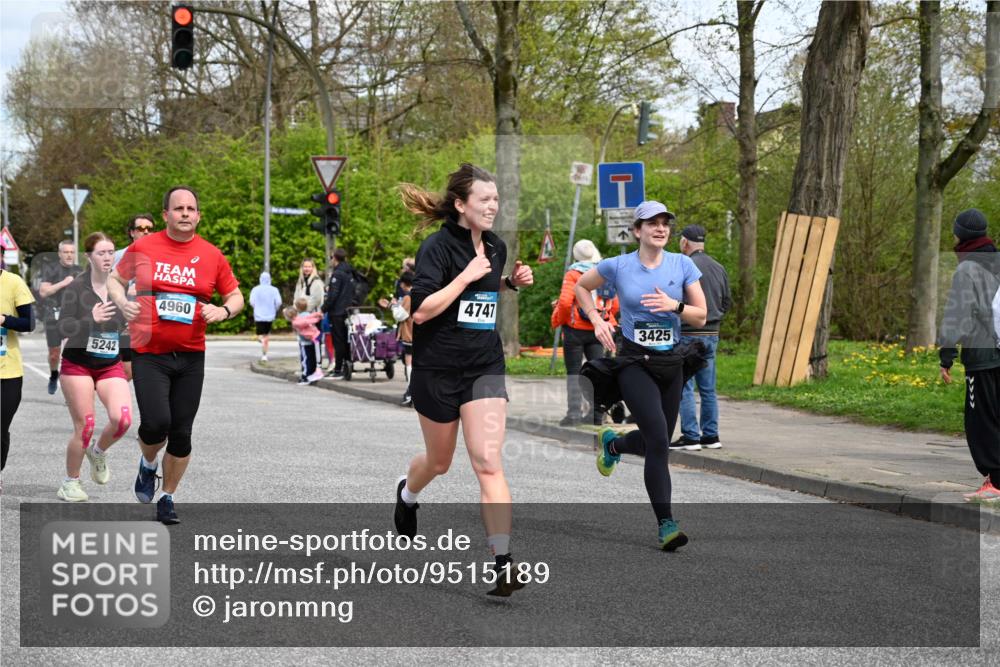 12.04.2026 - 45. Internationalen Wilhelmsburger Insellauf J. Mangold http://msf.ph/oto/9515189 12.04.2026 13:14:27 Ziel 5418, 5481, 4228, 4573, 3360, 3443, 3469, 2107, 4421, 5242, 3425, 5142, 4852, 2430, 5813, 4747, 4747, 3773, 5602, 4960, 4418, 5156, 4111, 3306, 3328, 2772, 5348, 4837, 4838, 4669 meine-sportfotos.de