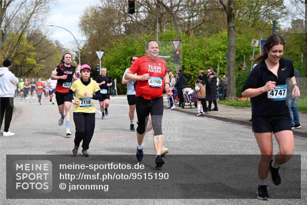 12.04.2026 - 45. Internationalen Wilhelmsburger Insellauf J. Mangold http://msf.ph/oto/9515190 12.04.2026 13:14:28 Ziel 5418, 5481, 4228, 4573, 3360, 3443, 3469, 2107, 4421, 5242, 3425, 5142, 4852, 2430, 5813, 4747, 3773, 5602, 4960, 4418, 5156, 4111, 3306, 3328, 2772, 2772, 5348, 4837, 4838, 4669, 2110, 4695, 2815 meine-sportfotos.de