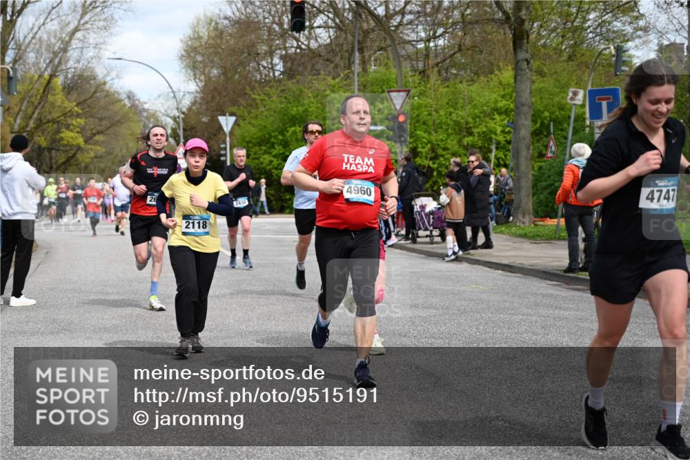 12.04.2026 - 45. Internationalen Wilhelmsburger Insellauf J. Mangold http://msf.ph/oto/9515191 12.04.2026 13:14:28 Ziel 5418, 5481, 4228, 4573, 3360, 3443, 3469, 2107, 4421, 5242, 3425, 5142, 4852, 2430, 5813, 4747, 3773, 5602, 4960, 4418, 5156, 4111, 3306, 3328, 2772, 2772, 5348, 4837, 4838, 4669, 2110, 4695, 2815 meine-sportfotos.de