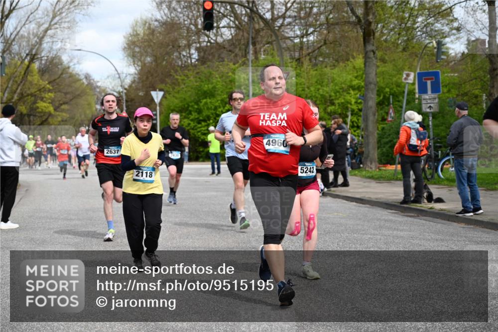 12.04.2026 - 45. Internationalen Wilhelmsburger Insellauf J. Mangold http://msf.ph/oto/9515195 12.04.2026 13:14:28 Ziel 5418, 5481, 4228, 4573, 3360, 3443, 3469, 2107, 4421, 5242, 3425, 5142, 4852, 2430, 5813, 4747, 3773, 5602, 4960, 4418, 5156, 4111, 3306, 3328, 2772, 2772, 5348, 4837, 4838, 4669, 2110, 4695, 2815 meine-sportfotos.de