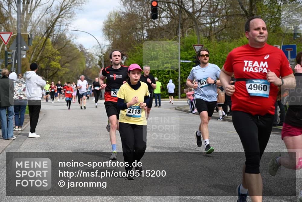 12.04.2026 - 45. Internationalen Wilhelmsburger Insellauf J. Mangold http://msf.ph/oto/9515200 12.04.2026 13:14:29 Ziel 5418, 5481, 4228, 4573, 3360, 3443, 3469, 2107, 4421, 5242, 3425, 5142, 4852, 2430, 5813, 4747, 3773, 5602, 4960, 4418, 5156, 4111, 3306, 3328, 2772, 5348, 4837, 4838, 5348, 4837, 4838, 4669, 2110, 4695, 2815, 2785 meine-sportfotos.de