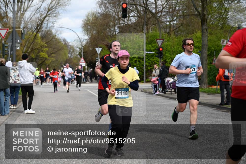 12.04.2026 - 45. Internationalen Wilhelmsburger Insellauf J. Mangold http://msf.ph/oto/9515205 12.04.2026 13:14:29 Ziel 5418, 5481, 4228, 4573, 3360, 3443, 3469, 2107, 4421, 5242, 3425, 5142, 4852, 2430, 5813, 4747, 3773, 5602, 4960, 4418, 5156, 4111, 3306, 3328, 2772, 5348, 4837, 4838, 5348, 4837, 4838, 4669, 2110, 4695, 2815, 2785 meine-sportfotos.de