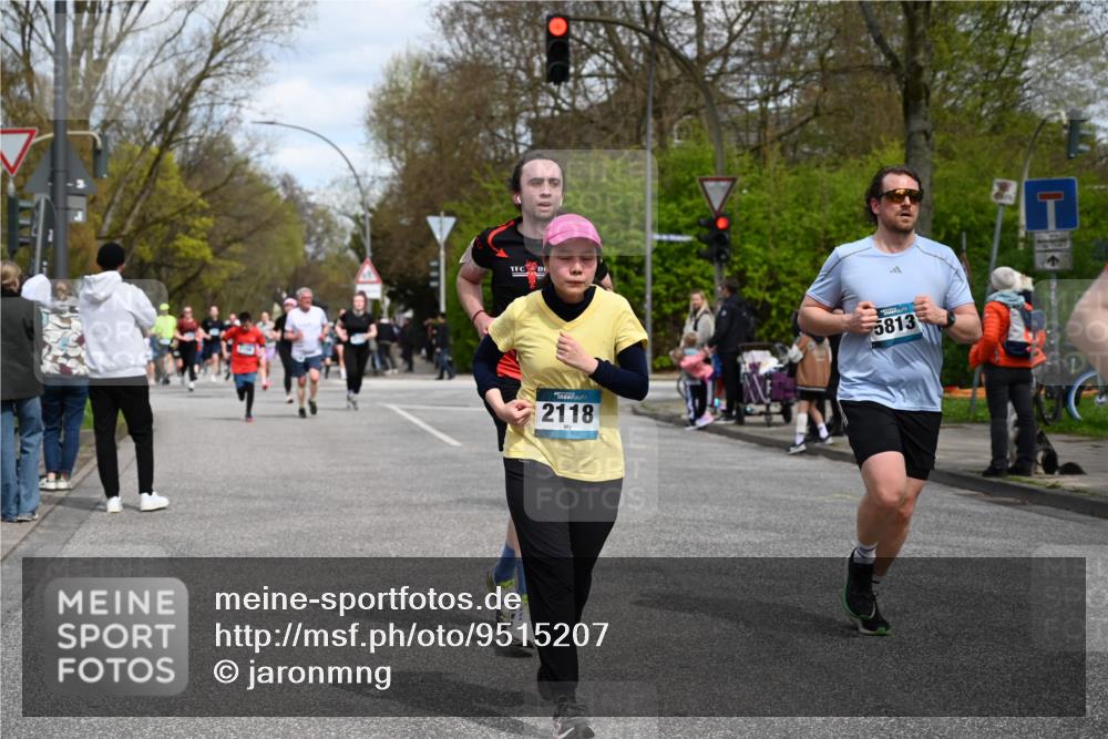 12.04.2026 - 45. Internationalen Wilhelmsburger Insellauf J. Mangold http://msf.ph/oto/9515207 12.04.2026 13:14:29 Ziel 5418, 5481, 4228, 4573, 3360, 3443, 3469, 2107, 4421, 5242, 3425, 5142, 4852, 2430, 5813, 4747, 3773, 5602, 4960, 4418, 5156, 4111, 3306, 3328, 2772, 5348, 4837, 4838, 5348, 4837, 4838, 4669, 2110, 4695, 2815, 2785 meine-sportfotos.de