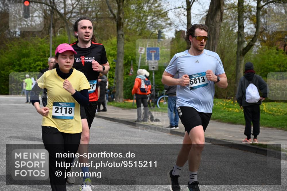 12.04.2026 - 45. Internationalen Wilhelmsburger Insellauf J. Mangold http://msf.ph/oto/9515211 12.04.2026 13:14:30 Ziel 4228, 4573, 3360, 3443, 3469, 2107, 4421, 5242, 3425, 5142, 4852, 2430, 5813, 4747, 3773, 5602, 3773, 5602, 4960, 4418, 5156, 4111, 3306, 3328, 2772, 5348, 4837, 4838, 4669, 2110, 4695, 2815, 2785, 2043, 2118 meine-sportfotos.de