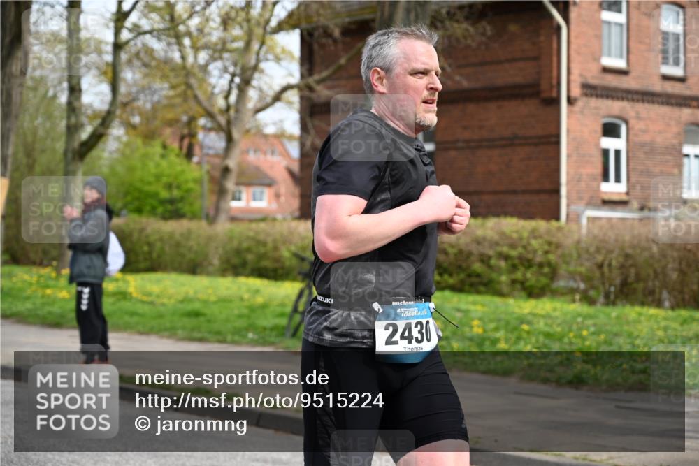 12.04.2026 - 45. Internationalen Wilhelmsburger Insellauf J. Mangold http://msf.ph/oto/9515224 12.04.2026 13:14:33 Ziel 4573, 3360, 3443, 3469, 2107, 4421, 5242, 3425, 5142, 4852, 2430, 5813, 4747, 3773, 5602, 4960, 4418, 4418, 5156, 4111, 3306, 3328, 2772, 5348, 4837, 4838, 4669, 2110, 4695, 2815, 2785, 2043, 2118, 5755, 5029 meine-sportfotos.de