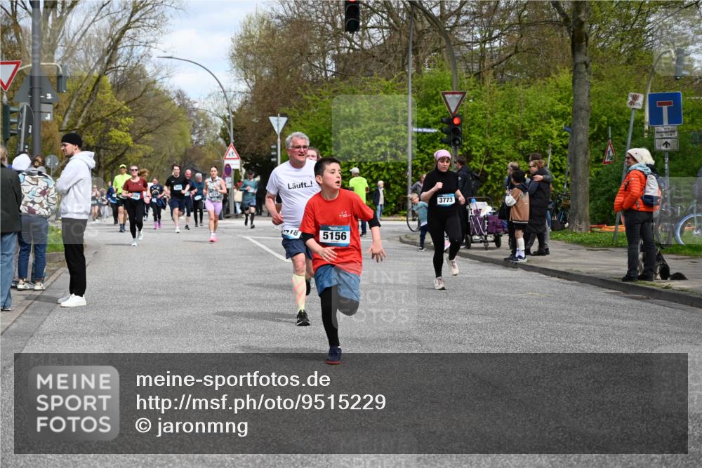 12.04.2026 - 45. Internationalen Wilhelmsburger Insellauf J. Mangold http://msf.ph/oto/9515229 12.04.2026 13:14:34 Ziel 4573, 3360, 3443, 3469, 2107, 4421, 5242, 3425, 5142, 4852, 2430, 5813, 4747, 3773, 5602, 4960, 4418, 5156, 4111, 3306, 3328, 2772, 5348, 4837, 4838, 4669, 2110, 4695, 2815, 2785, 2043, 2118, 5755, 5029 meine-sportfotos.de
