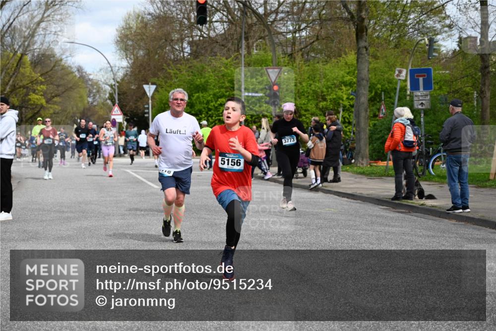 12.04.2026 - 45. Internationalen Wilhelmsburger Insellauf J. Mangold http://msf.ph/oto/9515234 12.04.2026 13:14:35 Ziel 3360, 3443, 3469, 2107, 4421, 5242, 3425, 5142, 4852, 2430, 5813, 4747, 3773, 5602, 4960, 4418, 5156, 5156, 4111, 3306, 3328, 2772, 5348, 4837, 4838, 4669, 2110, 4695, 2815, 2785, 2043, 2118, 5755, 5029 meine-sportfotos.de